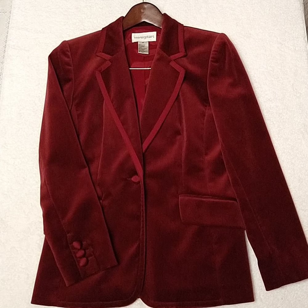 Bloomingdales single button velvet blazer